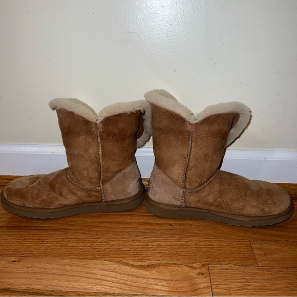 Ugg Boots - Picture 4 of 7